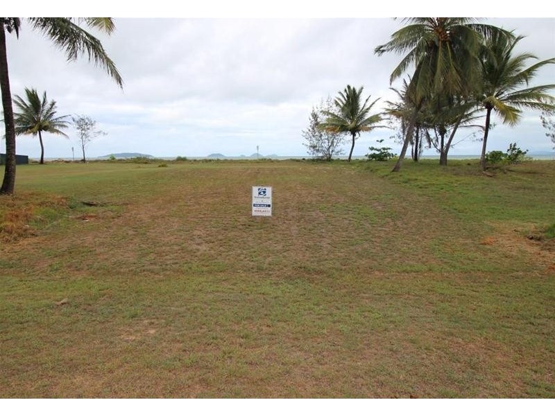 Lot 2, 50 Taylor Street, Tully Heads QLD 4854