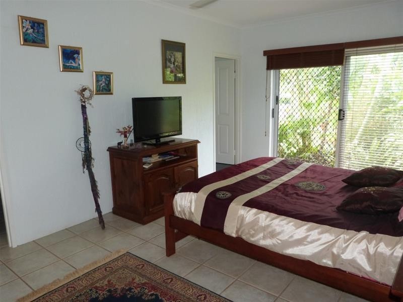 4 Hutchison Close, Mission Beach QLD 4852