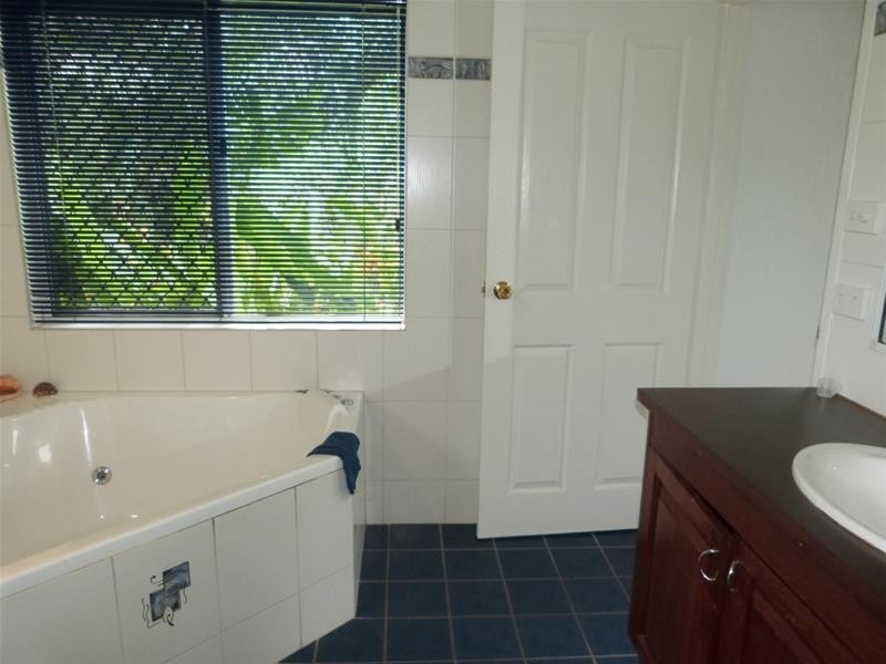 4 Hutchison Close, Mission Beach QLD 4852