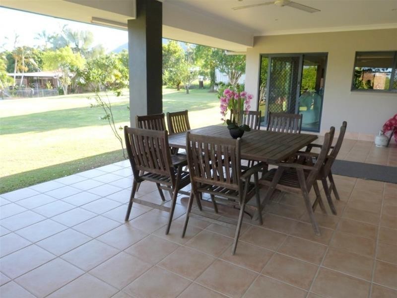8 MJV McNamara Close, Bulgun QLD 4854