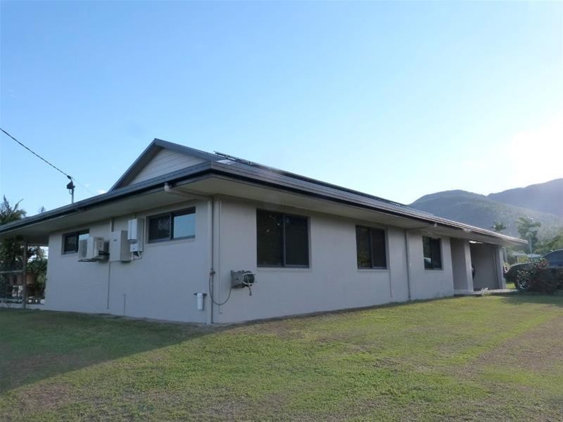 8 MJV McNamara Close, Bulgun QLD 4854