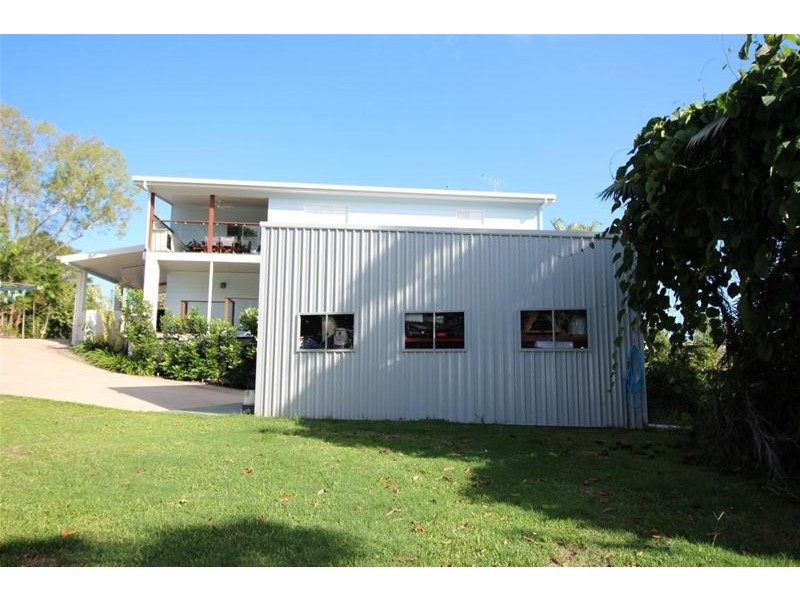43 Mission Drive, South Mission Beach QLD 4852