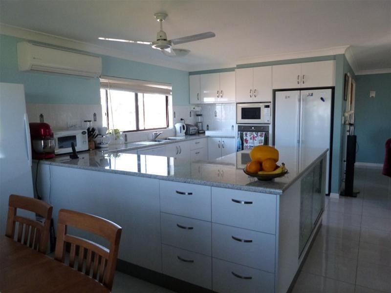 41 Taylor Street, Tully Heads QLD 4854