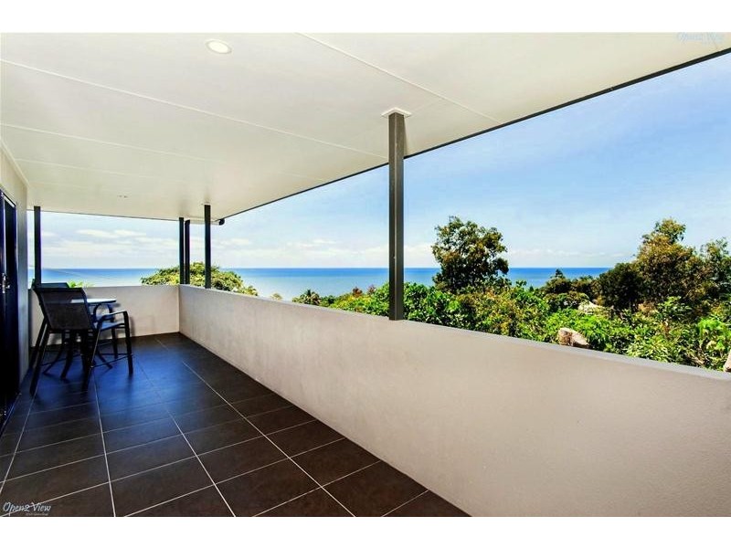 11 Maria Street, Flying Fish Point QLD 4860