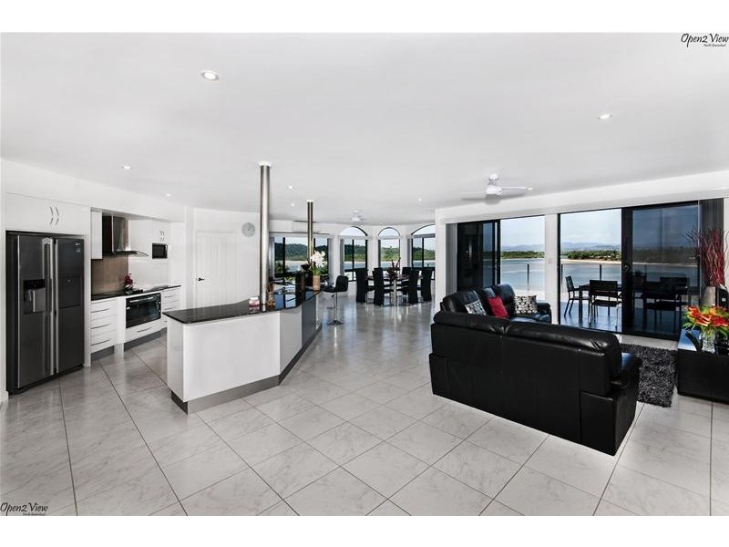 11 Maria Street, Flying Fish Point QLD 4860