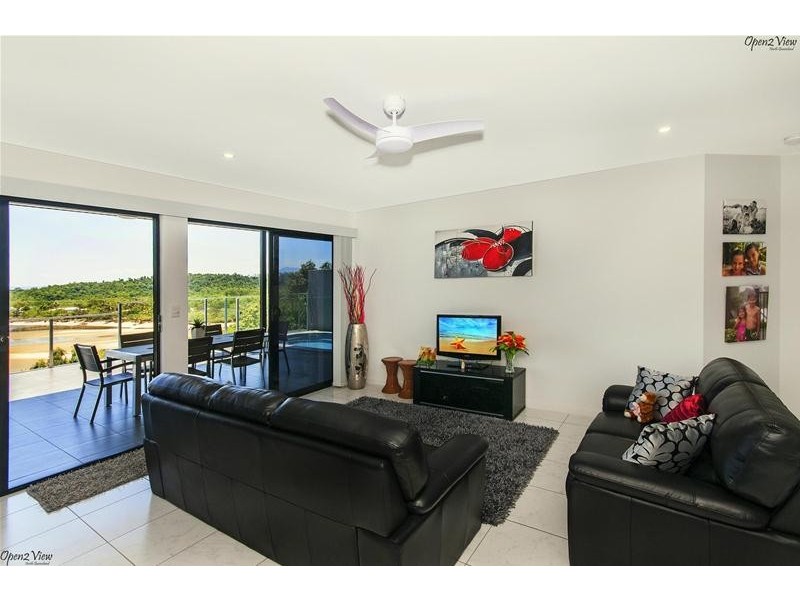 11 Maria Street, Flying Fish Point QLD 4860