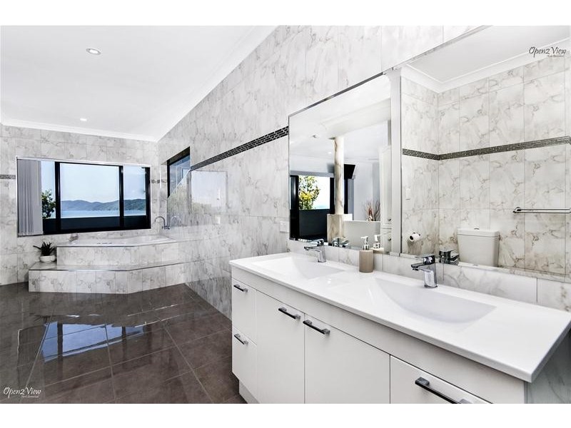 11 Maria Street, Flying Fish Point QLD 4860