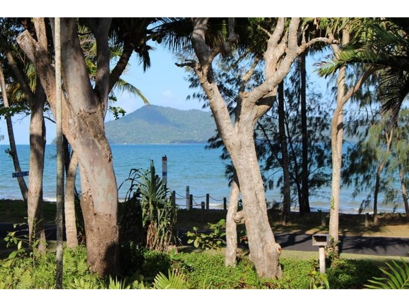 26 Kennedy Esplanade, South Mission Beach QLD 4852