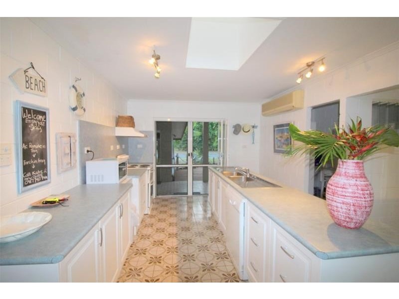 26 Kennedy Esplanade, South Mission Beach QLD 4852