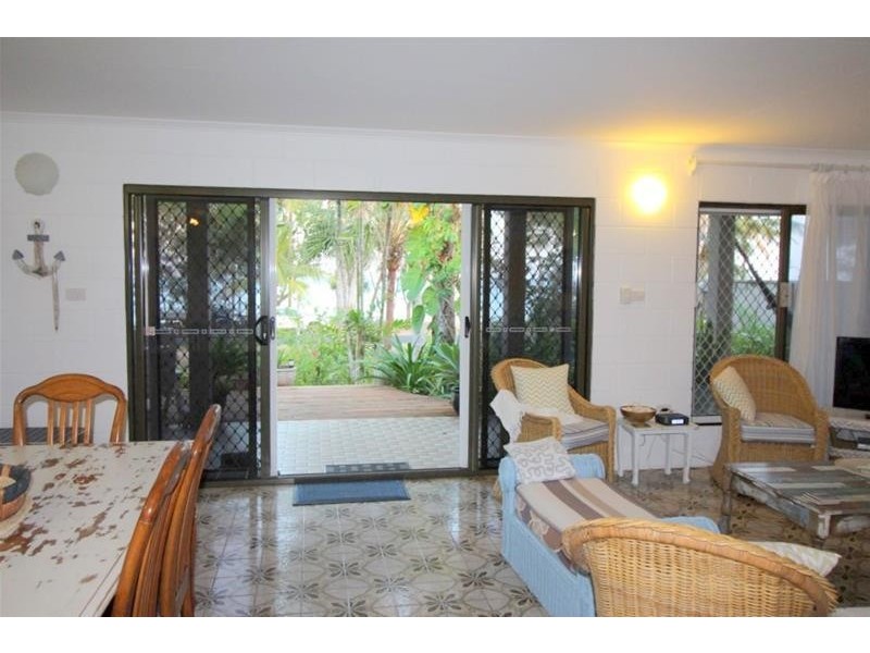 26 Kennedy Esplanade, South Mission Beach QLD 4852