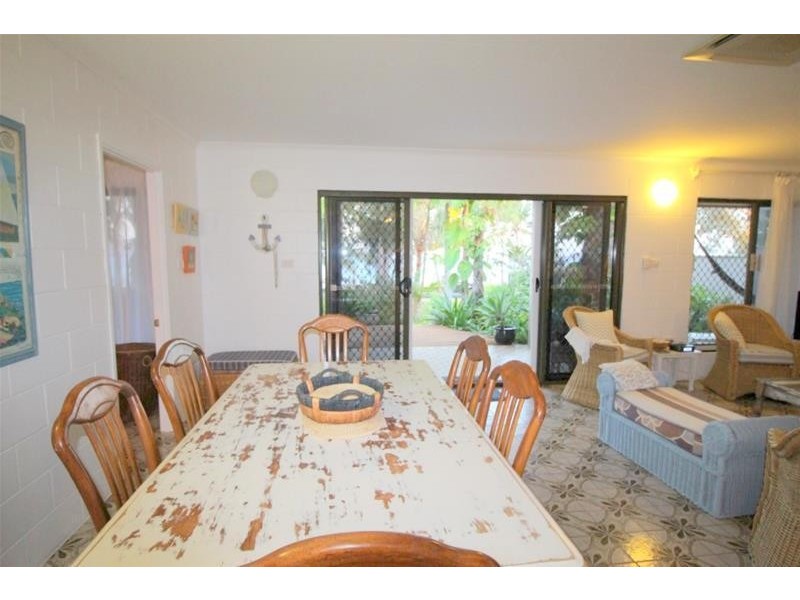 26 Kennedy Esplanade, South Mission Beach QLD 4852