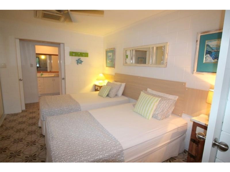 26 Kennedy Esplanade, South Mission Beach QLD 4852