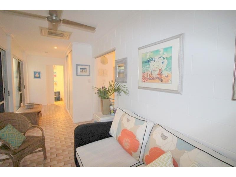 26 Kennedy Esplanade, South Mission Beach QLD 4852