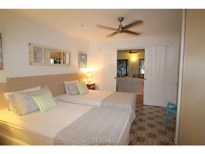 26 Kennedy Esplanade, South Mission Beach QLD 4852