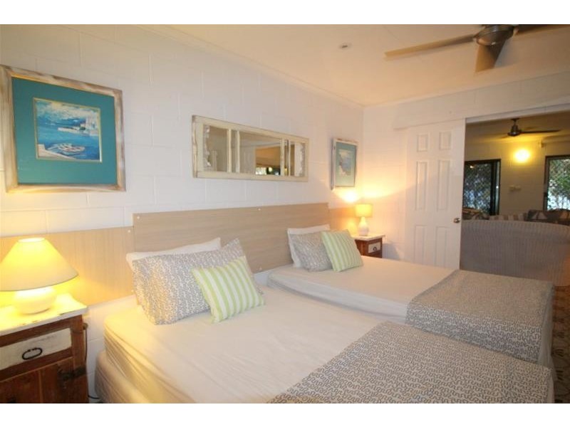 26 Kennedy Esplanade, South Mission Beach QLD 4852