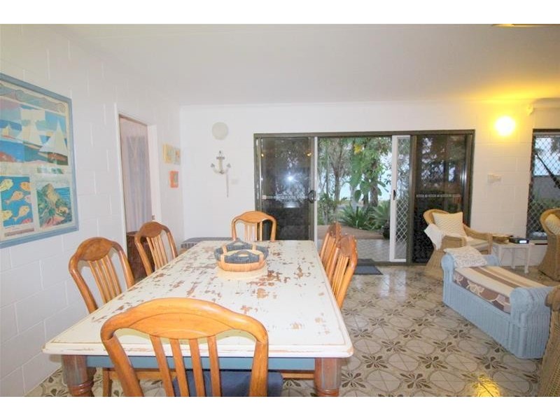 26 Kennedy Esplanade, South Mission Beach QLD 4852