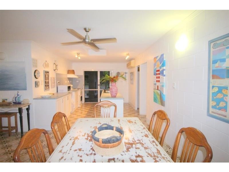 26 Kennedy Esplanade, South Mission Beach QLD 4852