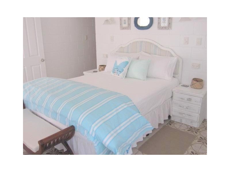 26 Kennedy Esplanade, South Mission Beach QLD 4852