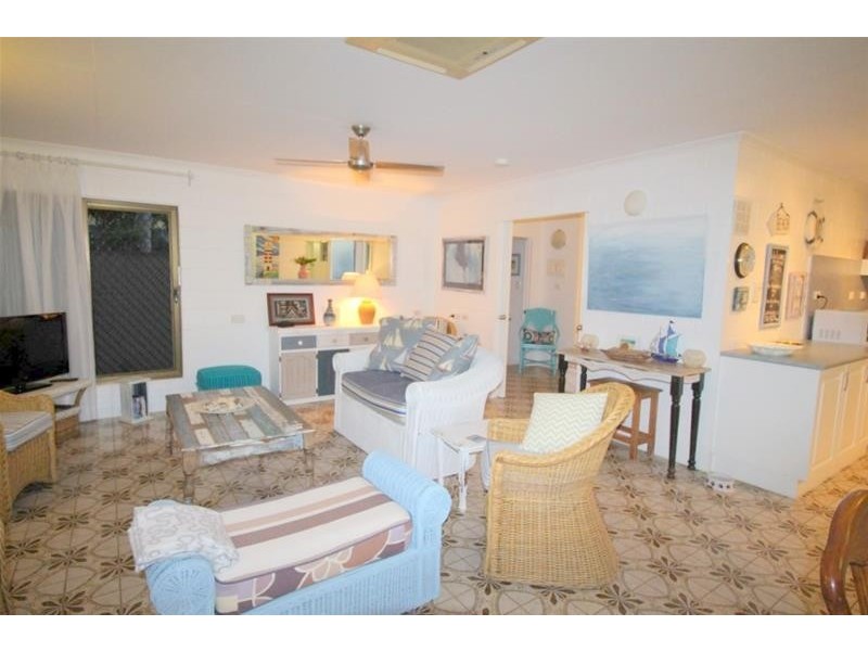 26 Kennedy Esplanade, South Mission Beach QLD 4852