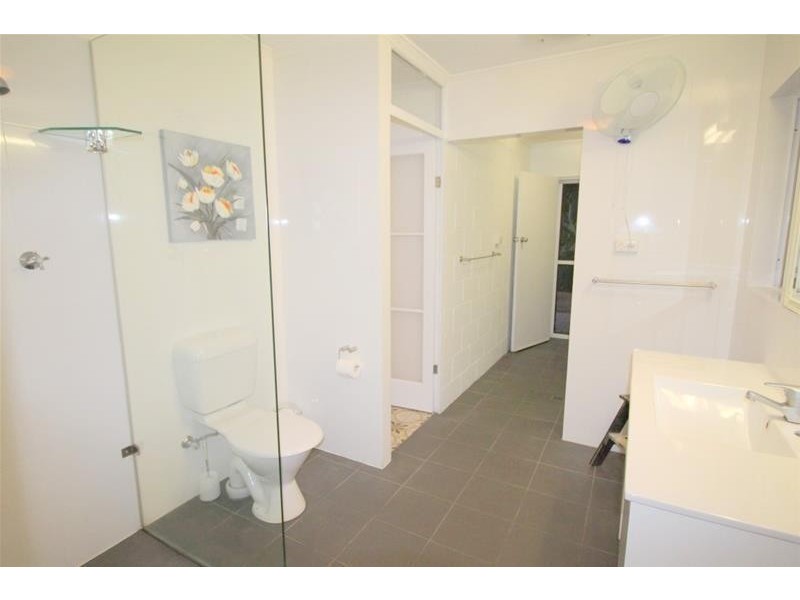 26 Kennedy Esplanade, South Mission Beach QLD 4852