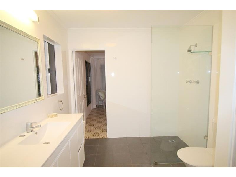 26 Kennedy Esplanade, South Mission Beach QLD 4852