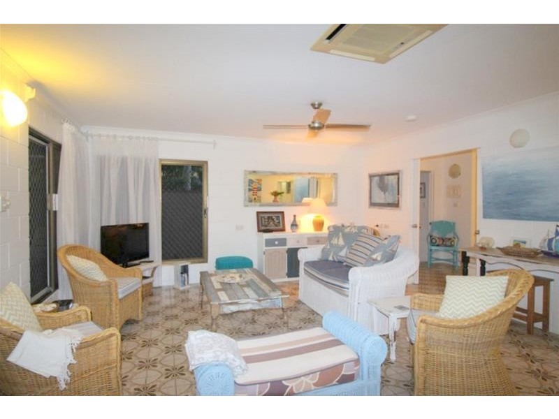 26 Kennedy Esplanade, South Mission Beach QLD 4852