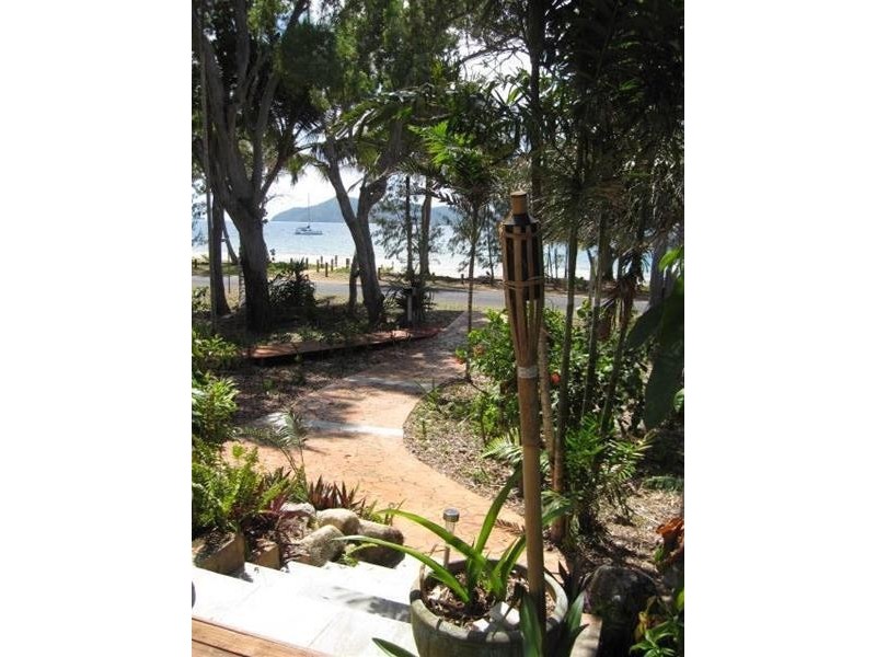 26 Kennedy Esplanade, South Mission Beach QLD 4852