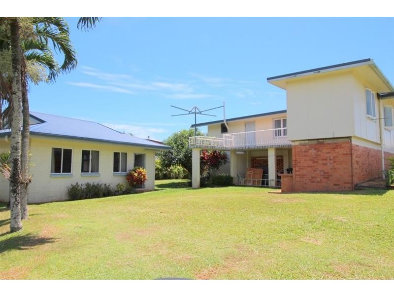 7 Cutten Street, Bingil Bay QLD 4852