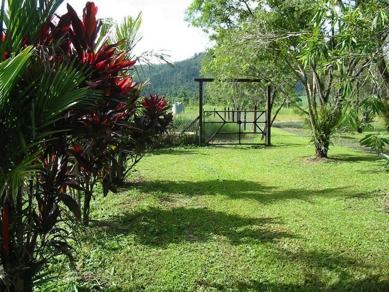 68 Meuanbah Road, Bombeeta QLD 4871