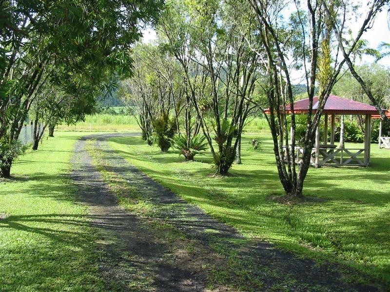 68 Meuanbah Road, Bombeeta QLD 4871