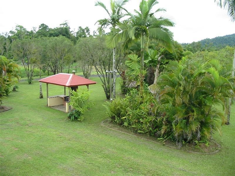 68 Meuanbah Road, Bombeeta QLD 4871