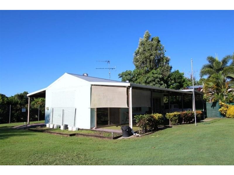 7 Tully Heads Road, Tully Heads QLD 4854