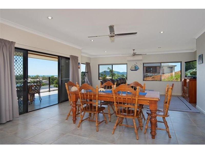 15 Riverside Terrace, South Mission Beach QLD 4852