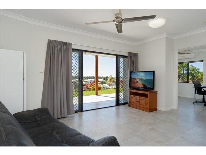 15 Riverside Terrace, South Mission Beach QLD 4852