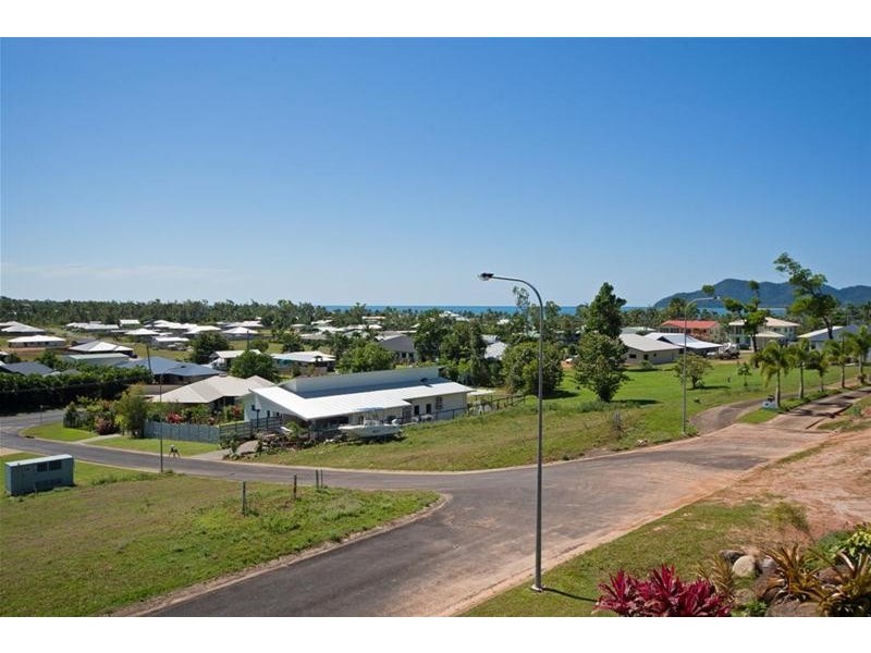 15 Riverside Terrace, South Mission Beach QLD 4852