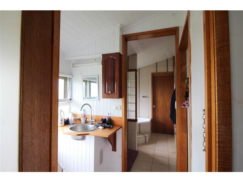 10 Euramo Road, Euramo QLD 4854