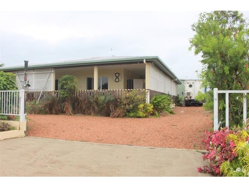 8 Taylor Street, Kurrimine Beach QLD 4871