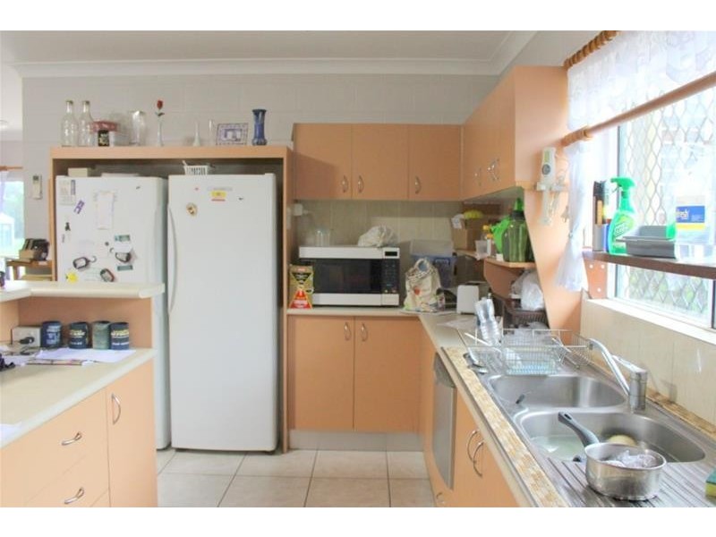 8 Taylor Street, Kurrimine Beach QLD 4871