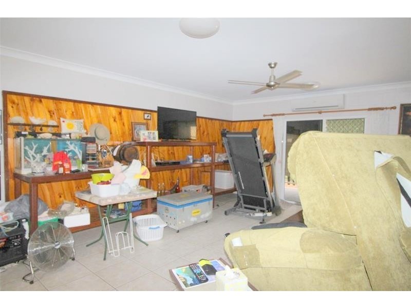 8 Taylor Street, Kurrimine Beach QLD 4871