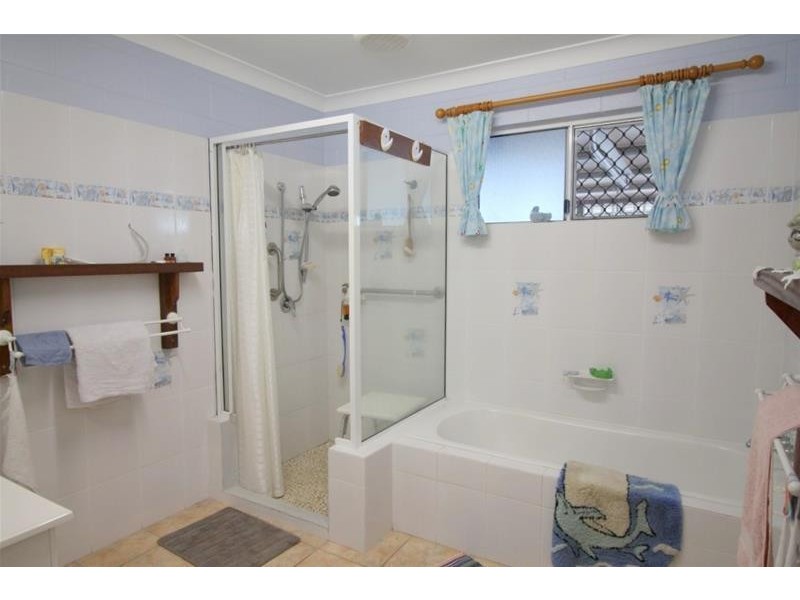 8 Taylor Street, Kurrimine Beach QLD 4871