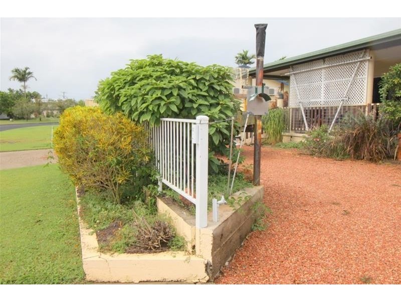 8 Taylor Street, Kurrimine Beach QLD 4871