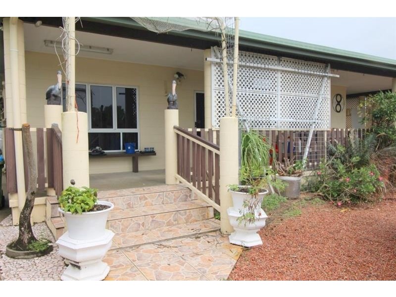 8 Taylor Street, Kurrimine Beach QLD 4871