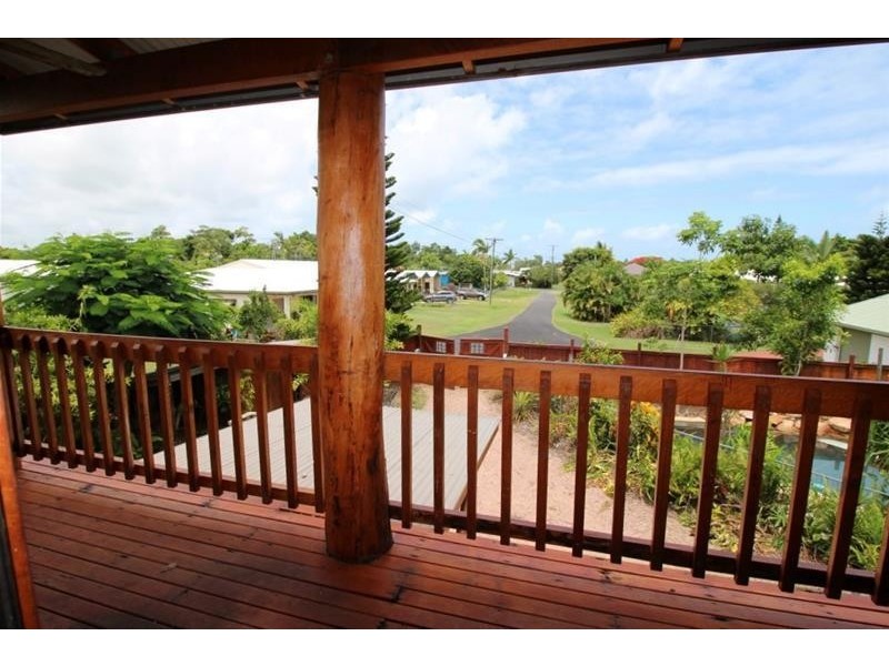 17 Rebecca Jane Parade, Kurrimine Beach QLD 4871