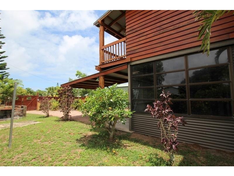 17 Rebecca Jane Parade, Kurrimine Beach QLD 4871