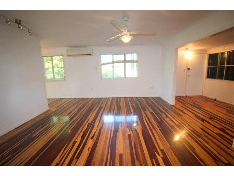 7 Webb Court, Bingil Bay QLD 4852