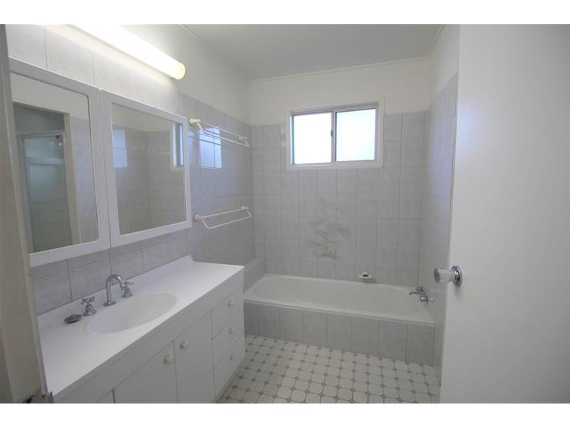 7 Webb Court, Bingil Bay QLD 4852