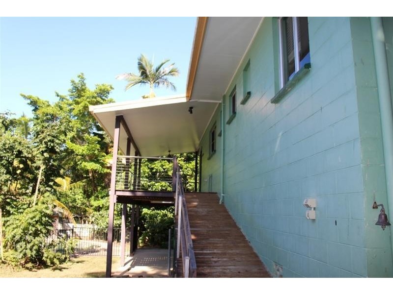 7 Webb Court, Bingil Bay QLD 4852