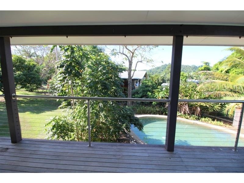 7 Webb Court, Bingil Bay QLD 4852