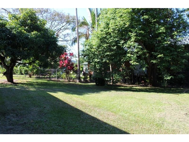 7 Webb Court, Bingil Bay QLD 4852