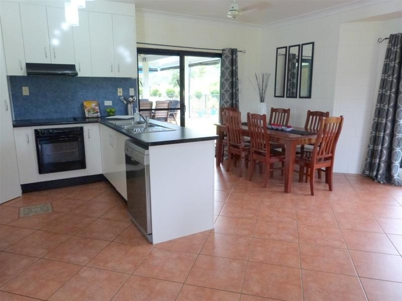 2 Corbett Close, Bulgun QLD 4854